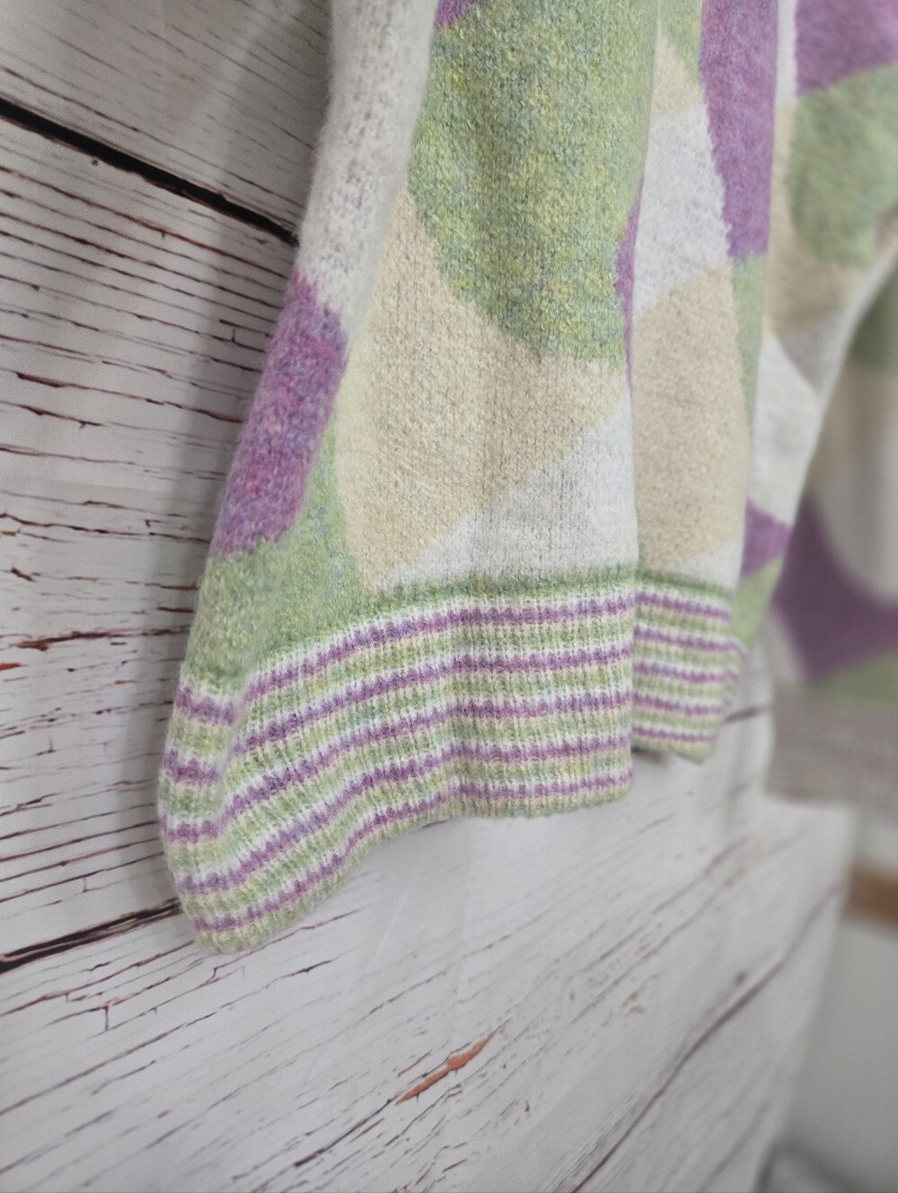 NWT &merci Pastel Geometric Fuzzy Knit Sweater Size Small - Picture 4 of 16